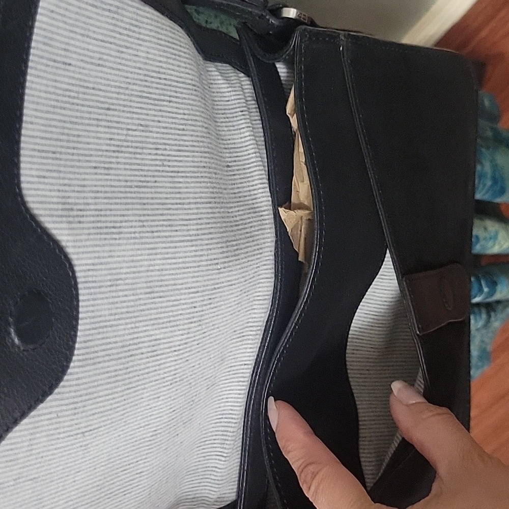 Black Leather Crossbody Bag - Picture 3 of 8
